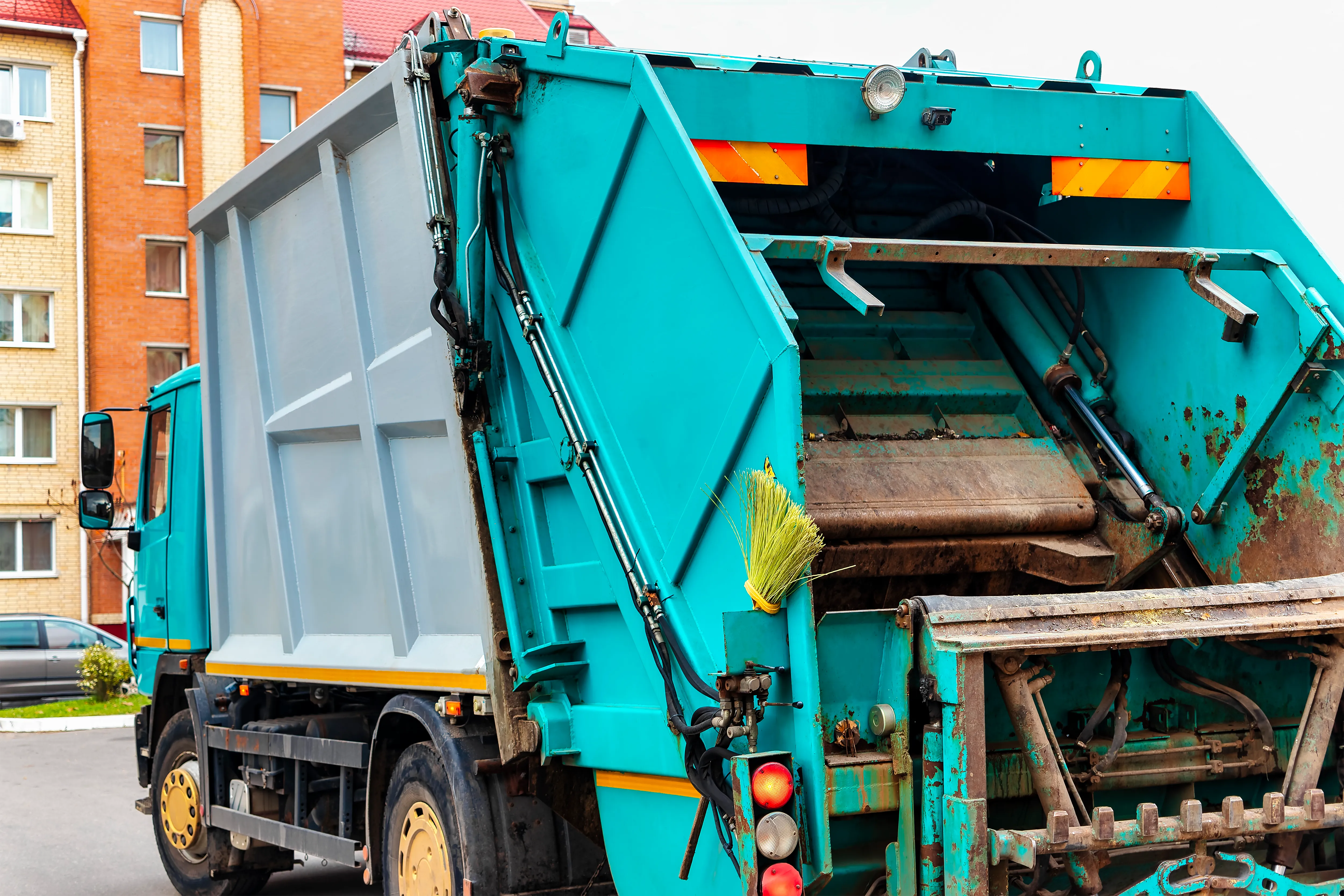 Article about 5 Signs You Need to Repair Refuse Compactor Hydraulics Now