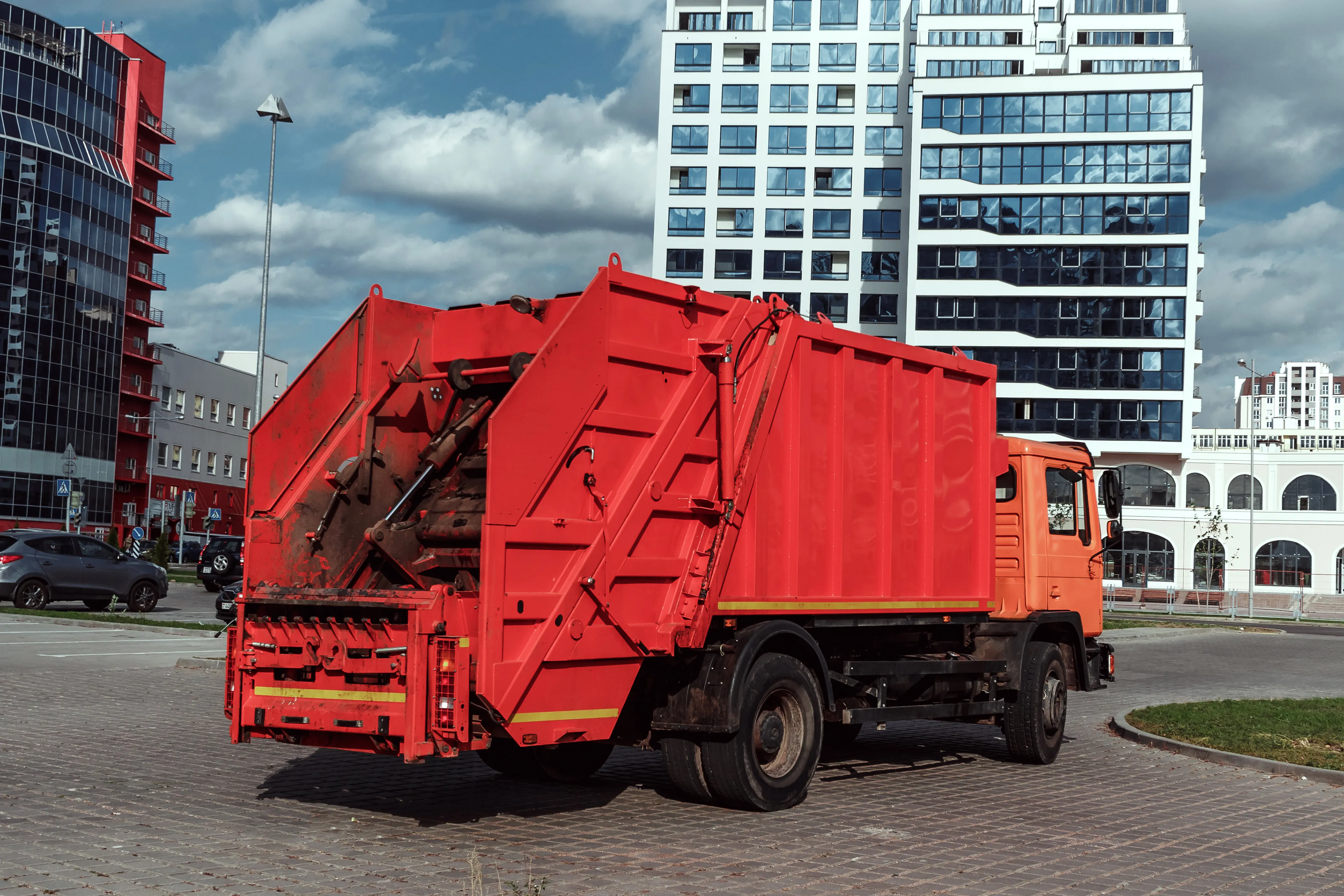 Flex Hydraulics Article about New vs Used Refuse Compactors: A Buyer’s Guide for South Africa